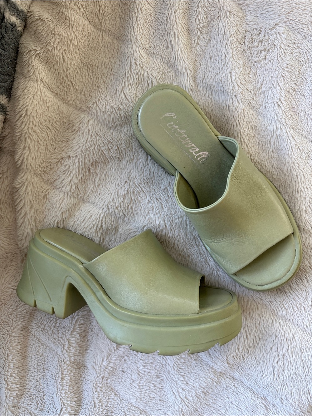 L'Intervalle Pistachio Platform Mules